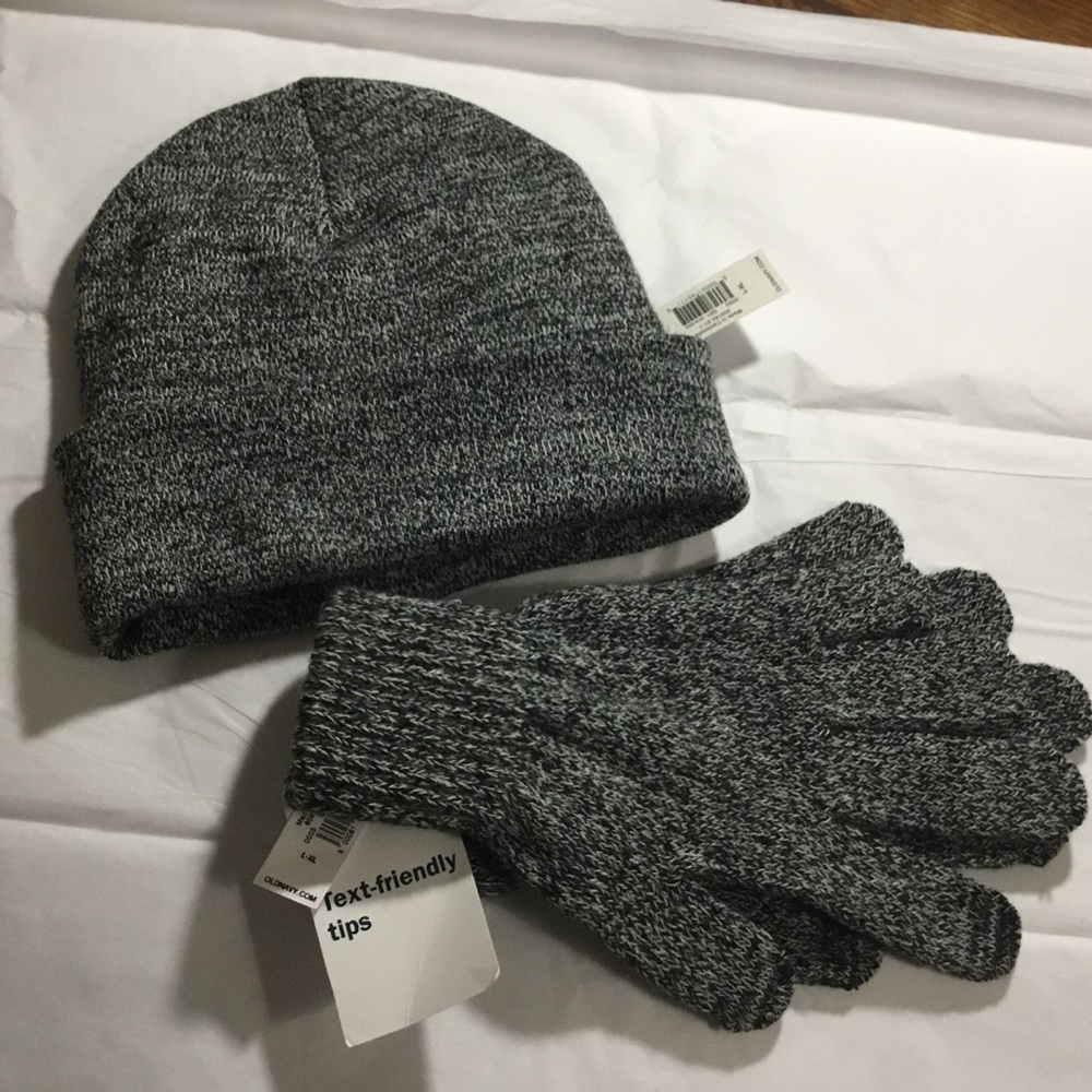 L-XL Text-Friendly Gloves & Sweater-Knit Fisherman Beanie Hat Gifts